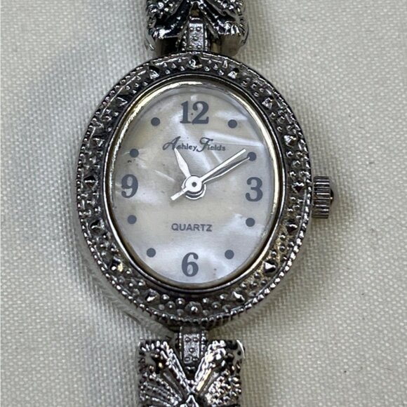 Vintage Ashley Fields Women's Silver Medal Link Watch SKU 5372 - Picture 2 of 7